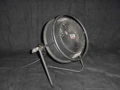 Used primarily for special effects, this fan's speed can be dialed up or down to create everything from a low breeze to a fast, furious burst of air in any direction.